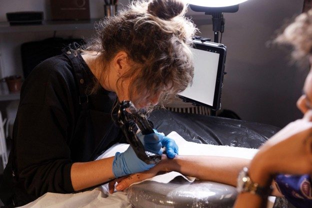 How Wireless Printing Helps Tattoo Artists Spend More Time Creating and Less Time Preparing
